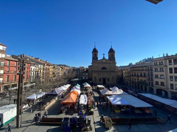 Erdizka, Centrico Apartamento Turistico Con La Mejor Vista Plaza De Los Fueros 艾丝黛拉 外观 照片